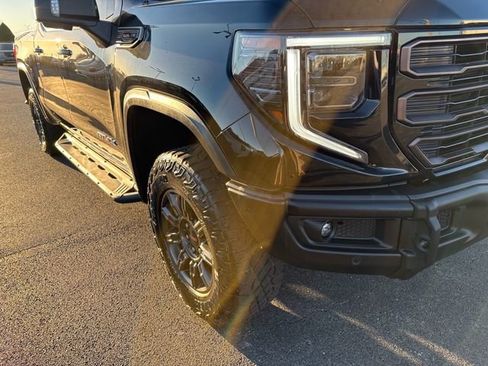 Used 2024 GMC Sierra 1500 AT4X image 28
