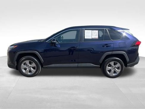 Used 2022 Toyota RAV4 XLE w/ Convenience Package image 2