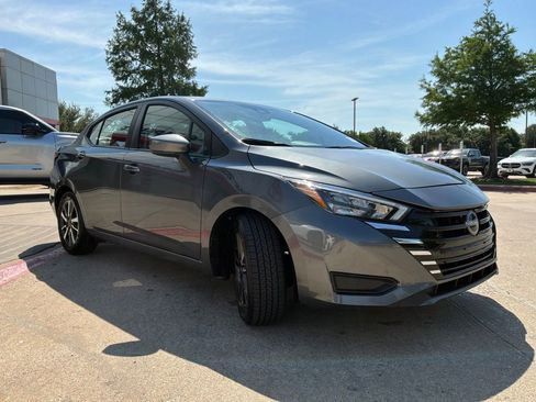 Used 2025 Nissan Versa SV FWD image 4
