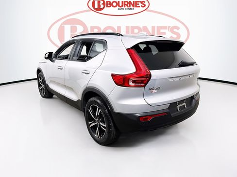 Used 2024 Volvo XC40 B5 Core w/ Climate Package AWD/4WD image 9