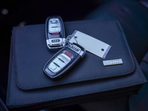 Used 2017 Audi S7 Prestige w/ Prestige Package image 34