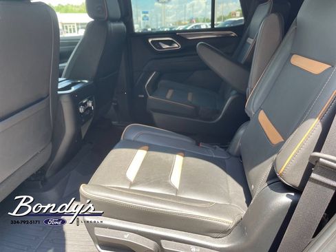 Used 2023 GMC Yukon AT4 w/ AT4 Premium Package AWD/4WD image 11