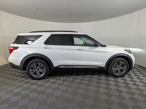 New 2025 Ford Explorer Active w/ Active Comfort Package image 8