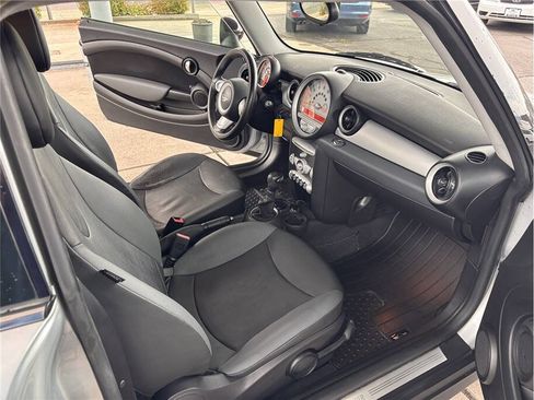 Used 2009 MINI Cooper Clubman Hardtop FWD image 13