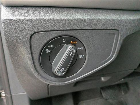 Used 2023 Volkswagen Atlas SE w/ Panoramic Sunroof Package FWD image 35