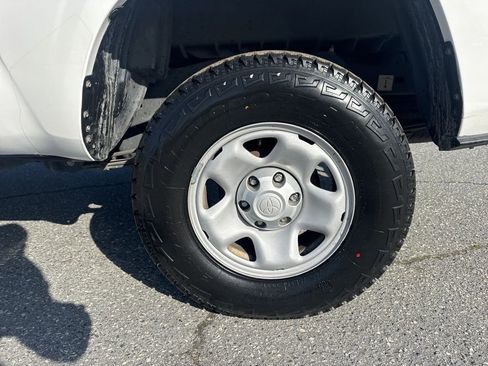 Used 2022 Toyota Tacoma SR image 25