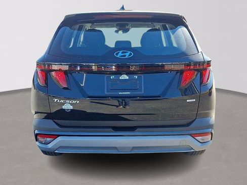 Used 2025 Hyundai Tucson SE image 5