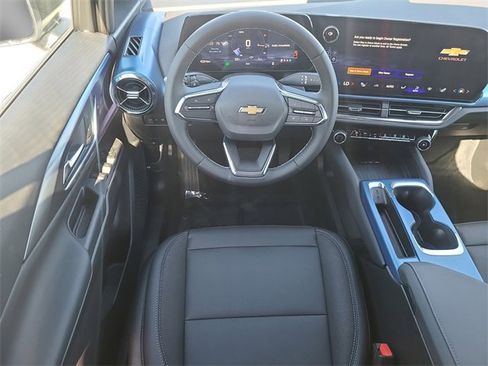 New 2026 Chevrolet Equinox EV LT image 17