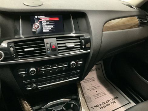Used 2017 BMW X3 xDrive28i image 11