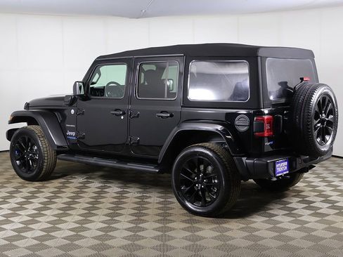 Used 2021 Jeep Wrangler Unlimited Sahara w/ Cold Weather Group AWD/4WD image 8