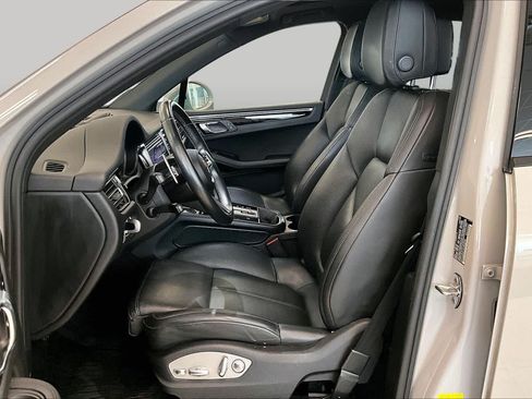 Used 2022 Porsche Macan AWD/4WD image 7