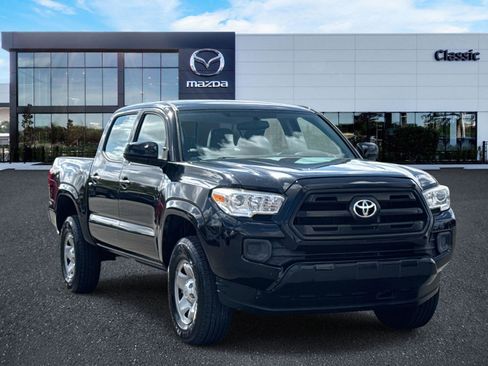 Used 2016 Toyota Tacoma SR image 1
