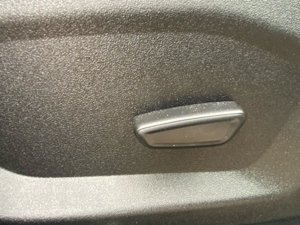 Used 2024 Ford Edge SEL AWD/4WD image 15