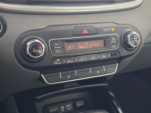 Used 2019 Kia Sorento SX image 34