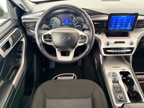 Used 2023 Ford Explorer XLT AWD/4WD image 23