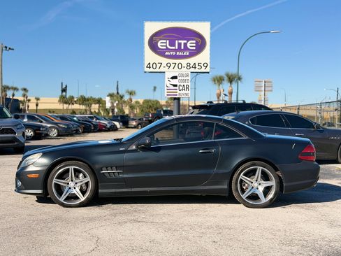 Used 2011 Mercedes-Benz SL 550 image 2