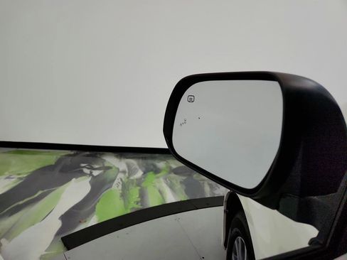 Used 2018 Toyota Sienna XLE image 16