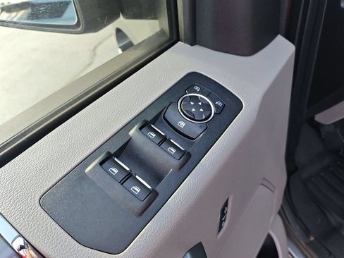 Used 2016 Ford F150 XLT w/ Equipment Group 302A Luxury AWD/4WD image 11