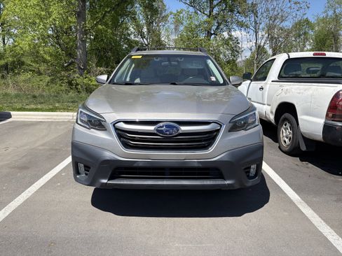Used 2020 Subaru Outback Premium AWD/4WD image 2