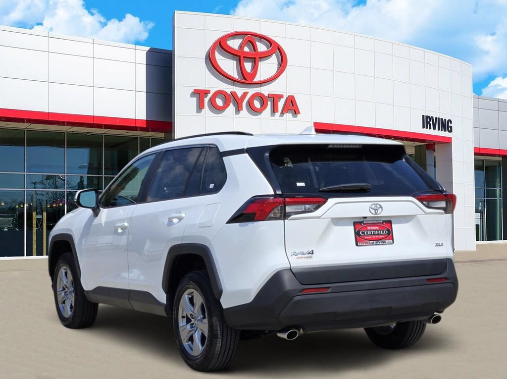 Used 2024 Toyota RAV4 XLE FWD image 3