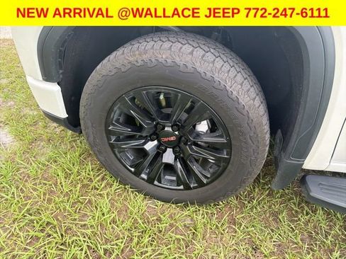 Used 2024 GMC Sierra 1500 Denali w/ Technology Package AWD/4WD image 5