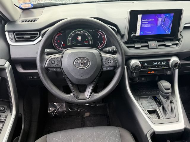 Used 2025 Toyota RAV4 XLE AWD/4WD image 12
