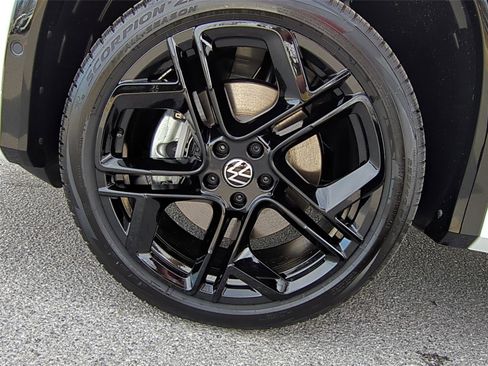 New 2026 Volkswagen Tiguan SE R-Line image 22