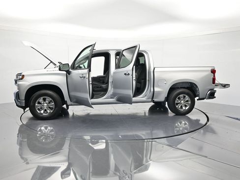 Used 2021 Chevrolet Silverado 1500 LT AWD/4WD image 46