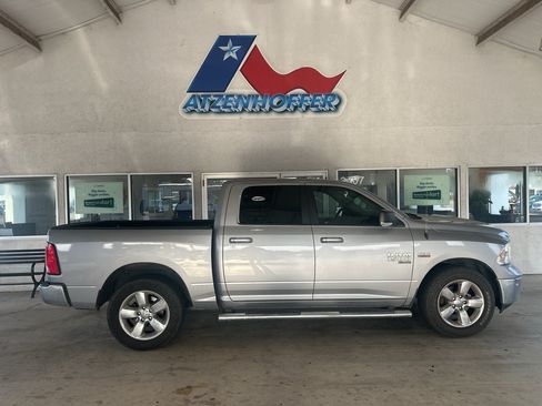 Used 2019 RAM 1500 Lone Star RWD image 1