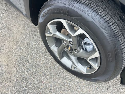 Used 2025 Chevrolet Trax LT image 31