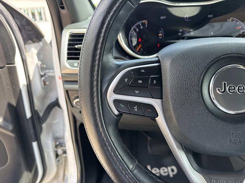 Used 2018 Jeep Grand Cherokee Laredo RWD image 23