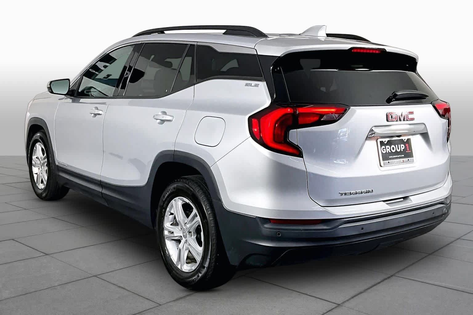 Used 2020 GMC Terrain SLE w/ Driver Convenience Package FWD image 11