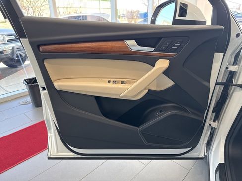 Used 2024 Audi Q5 2.0T Premium w/ Convenience Package image 36