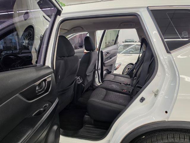 Used 2020 Nissan Rogue S FWD image 34