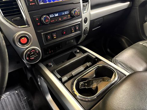 Used 2019 Nissan Titan PRO-4X w/ Pro-4x Convenience Package image 20