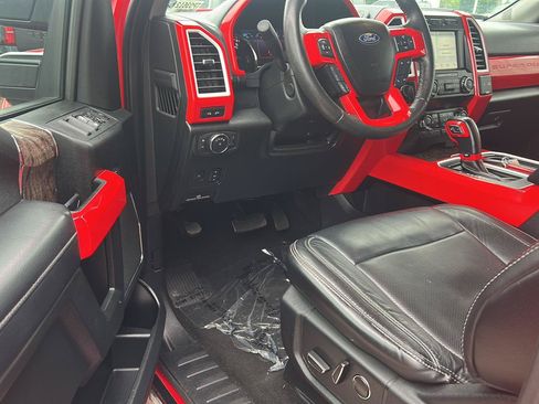 Used 2019 Ford F250 Lariat w/ Lariat Ultimate Package AWD/4WD image 8