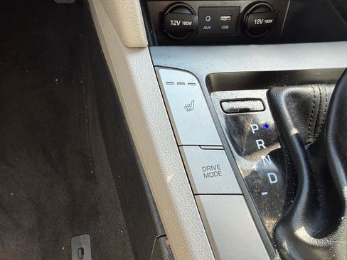 Used 2018 Hyundai Elantra Limited w/ Cargo Package image 12