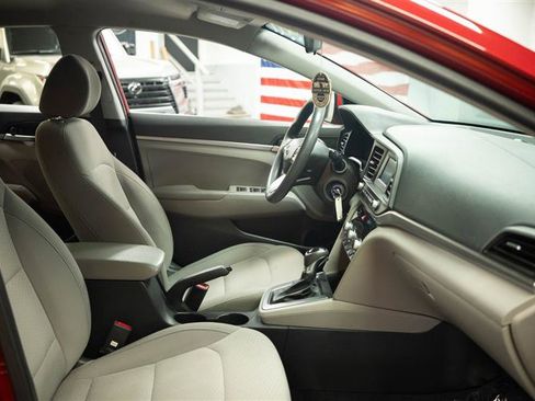 Used 2020 Hyundai Elantra SE FWD image 12