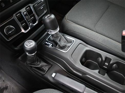 Used 2024 Jeep Wrangler Sahara w/ Technology Group image 4