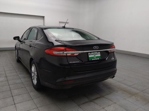 Used 2018 Ford Fusion SE FWD image 5