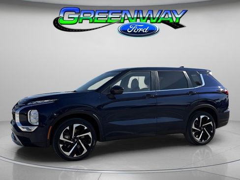 Used 2024 Mitsubishi Outlander SE image 1