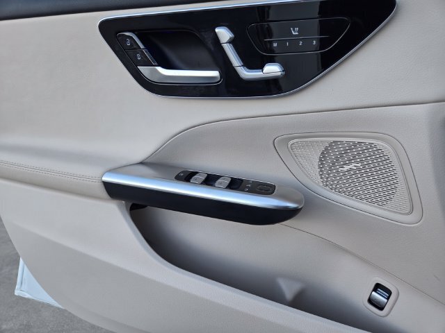 Used 2025 Mercedes-Benz C 300 Sedan image 20