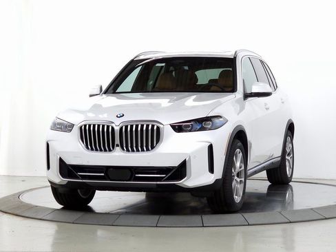 Used 2026 BMW X5 xDrive40i w/ Parking Assistance Package image 3