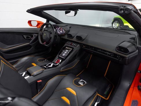 Used 2021 Lamborghini Huracan EVO image 40