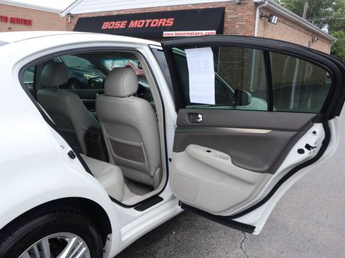 Used 2011 INFINITI G25 x w/ Moonroof Pkg AWD/4WD image 13