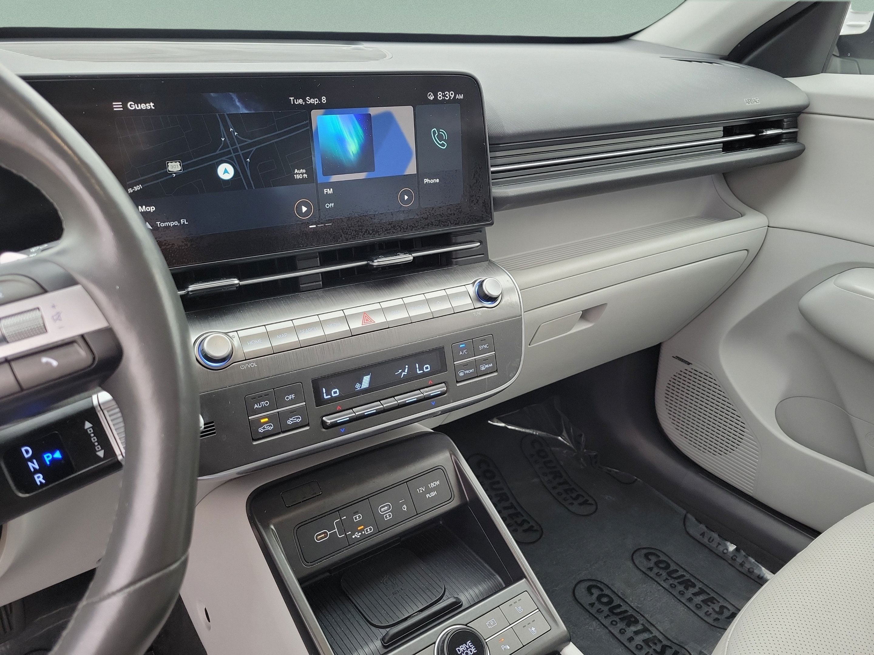 Used 2024 Hyundai Kona Limited FWD image 24