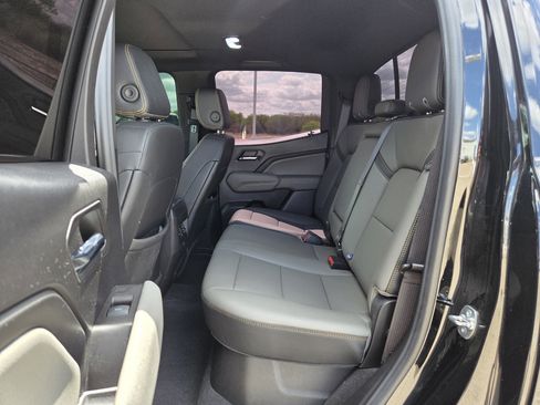 Used 2024 Chevrolet Colorado ZR2 w/ ZR2 Convenience Package III AWD/4WD image 15