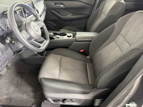 Used 2024 Nissan Rogue SV image 7