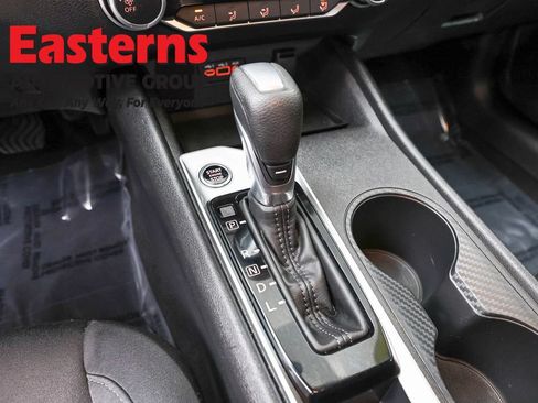 Used 2025 Nissan Altima 2.5 SV FWD image 13