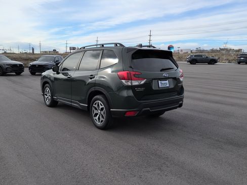 Used 2024 Subaru Forester Premium image 5